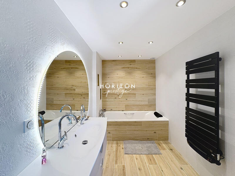 Maison ancienne - 200 m² - 7 pièces