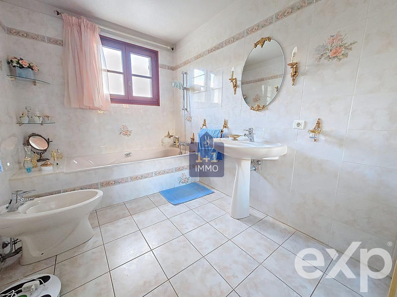 Maison - 145 m² - 5 pièces