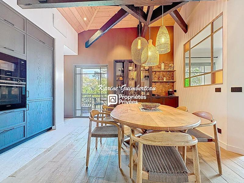 Villa - 200 m² - 8 pièces