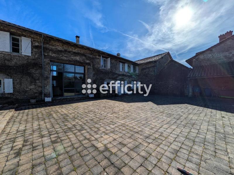 Maison - 374 m² - 10 pièces