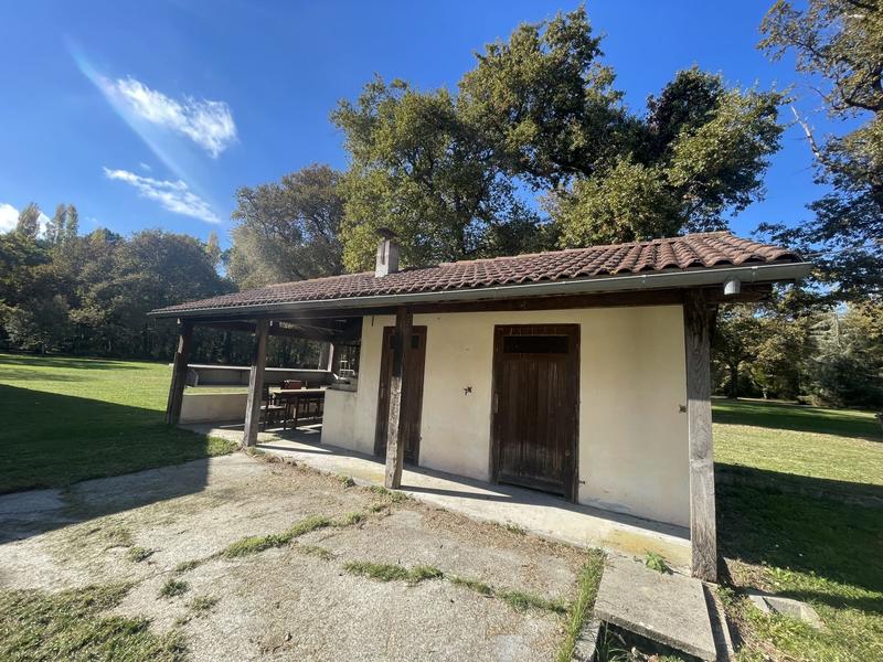 Maison - 280 m² - 6 pièces