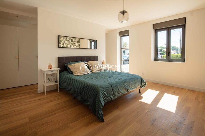 Maison contemporaine - 193 m² - 5 pièces