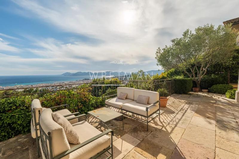 Maison - 185 m² - 7 pièces