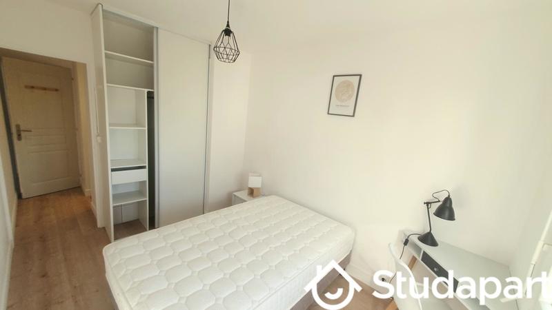 Chambre - 11 m² - 1 pièce