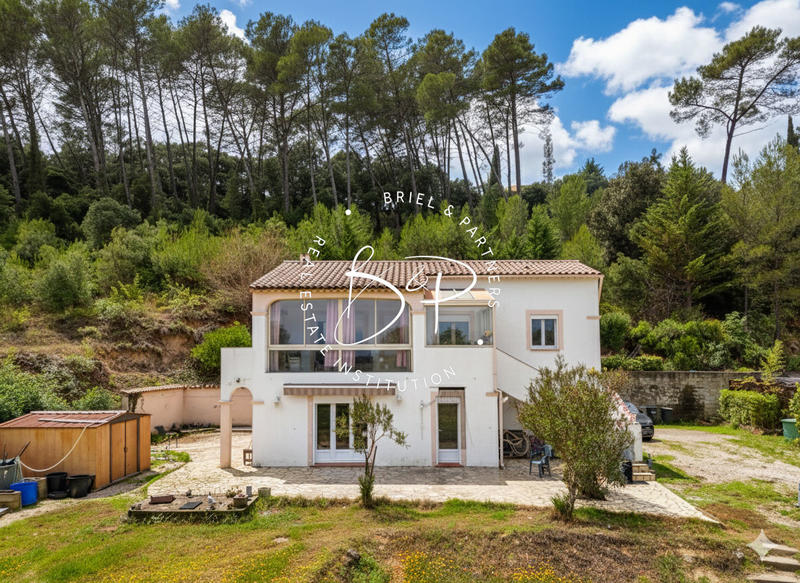 Maison - 155 m² - 6 pièces