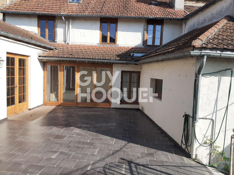 Maison - 300 m² - 10 pièces