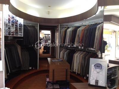 Local commercial - 153 m² - 3 pièces