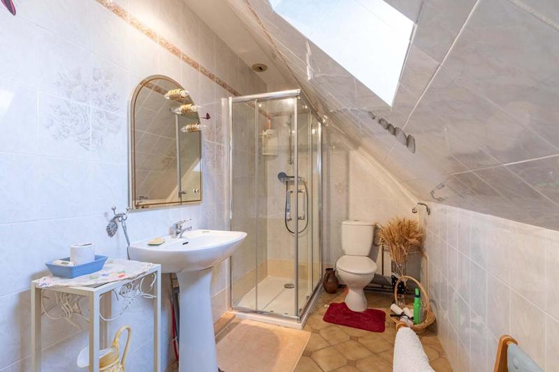 Maison - 185 m² - 8 pièces