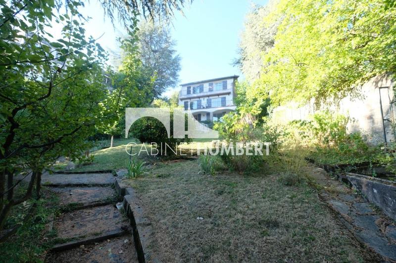 Maison - 275 m² - 8 pièces