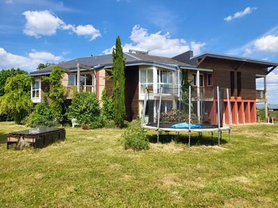 Maison - 320 m² - 11 pièces