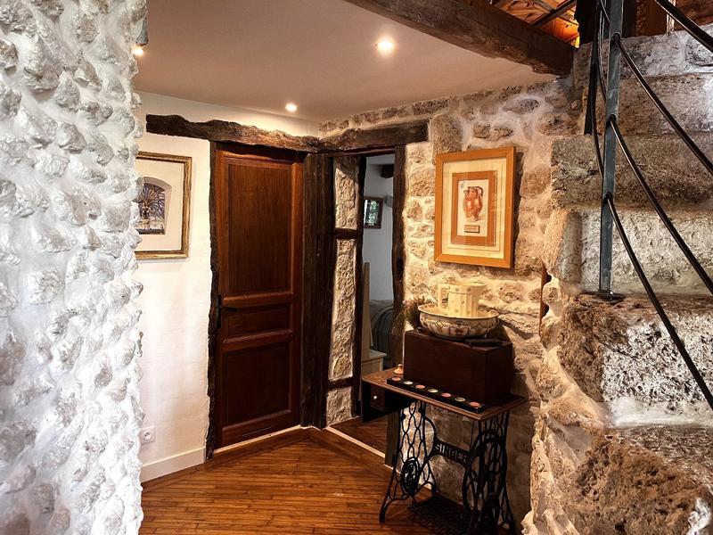 Maison - 286 m² - 13 pièces