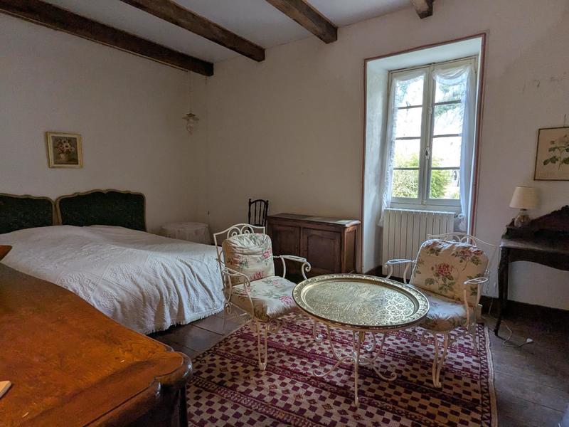 Maison - 220 m² - 10 pièces