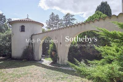 Maison - 242 m² - 6 pièces