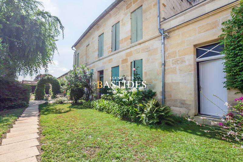 Maison - 262 m² - 10 pièces