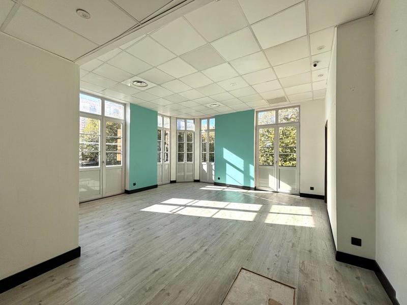Bureau - 98 m²