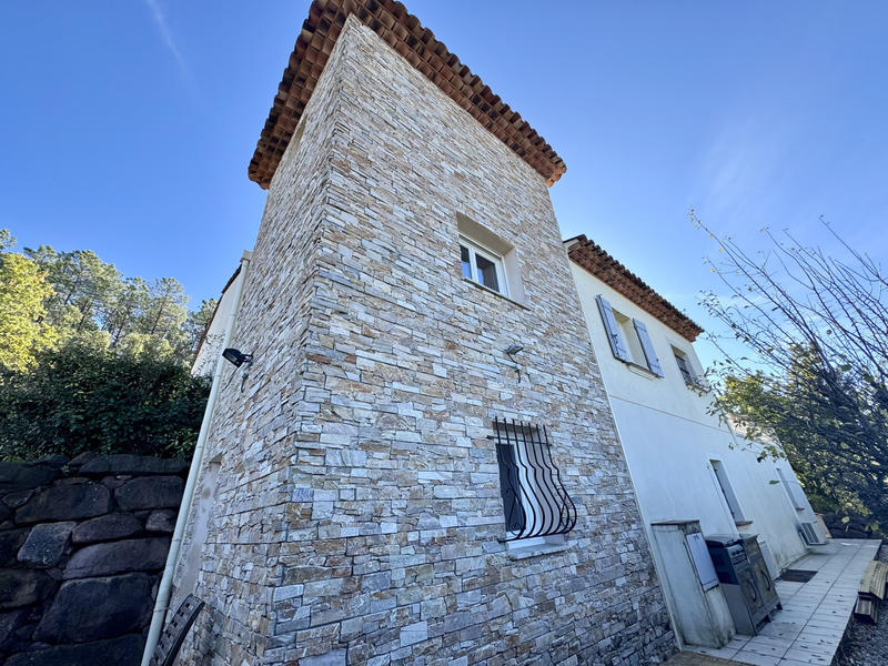 Villa - 240 m² - 8 pièces