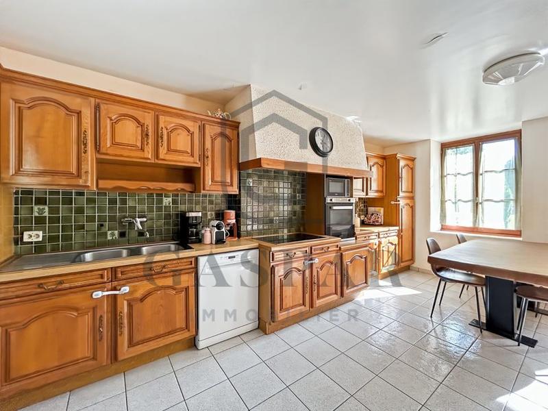 Maison ancienne - 213 m² - 9 pièces