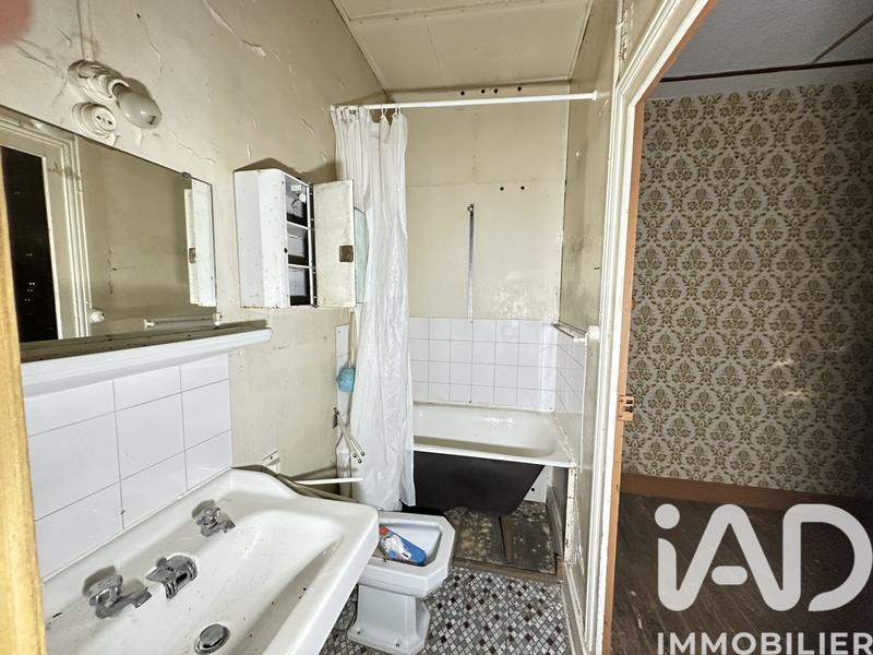 Maison - 219 m² - 8 pièces