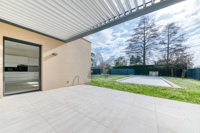 Maison - 189 m² - 7 pièces