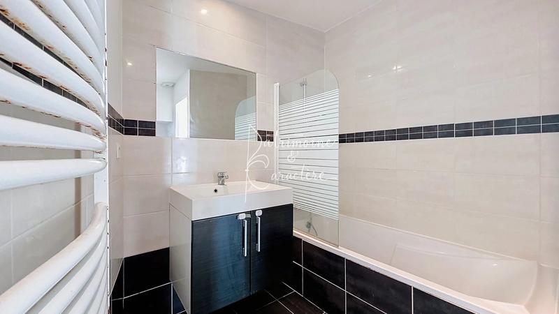 Maison - 82 m² - 4 pièces