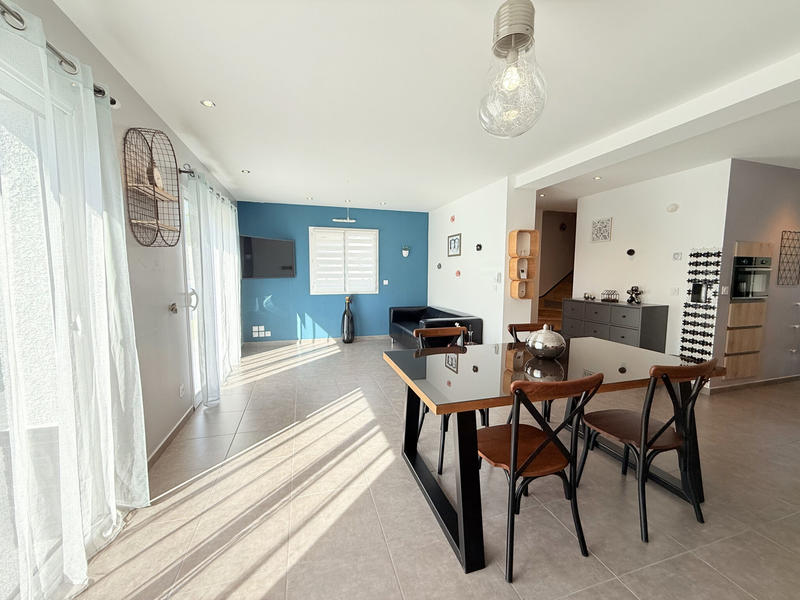 Maison - 96 m² - 4 pièces