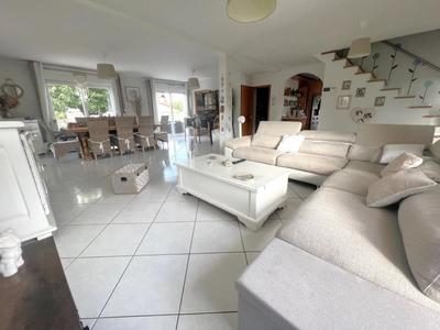 Propriété - 175 m² - 8 pièces