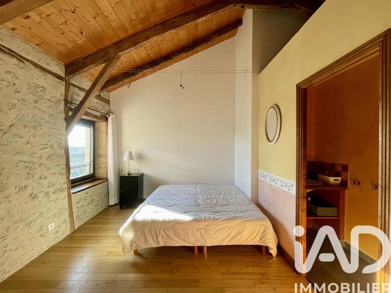 Maison de village - 262 m² - 9 pièces