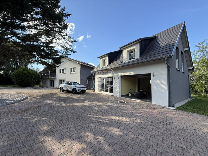 Villa - 486 m² - 11 pièces