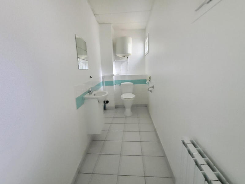 Local d'activité / Entrepôt - 45 m² - 2 pièces