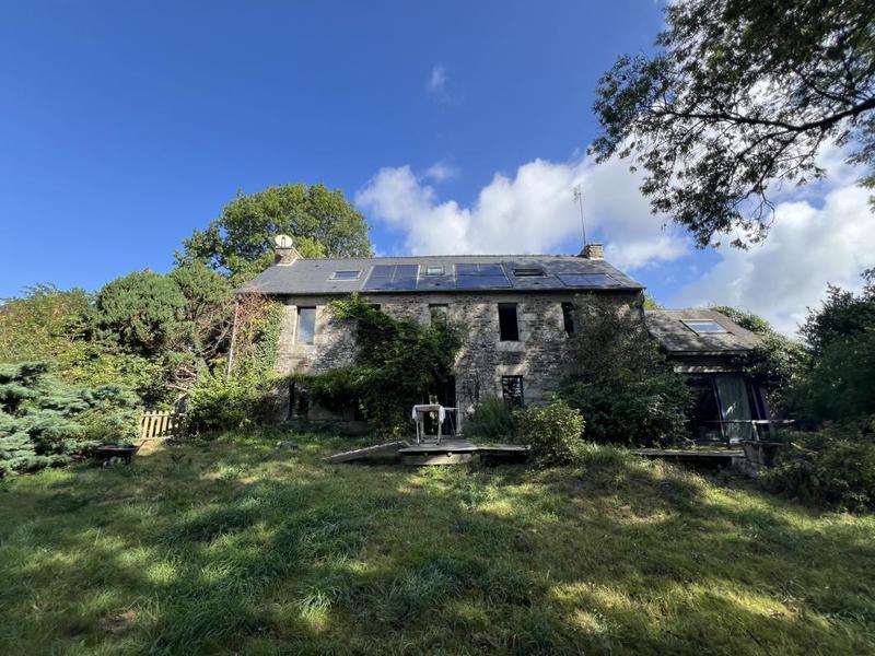 Maison - 280 m² - 10 pièces