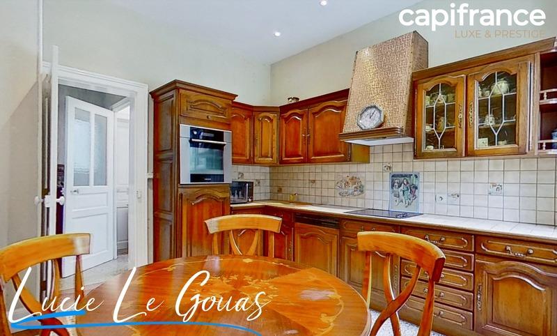 Demeure - 181 m² - 8 pièces