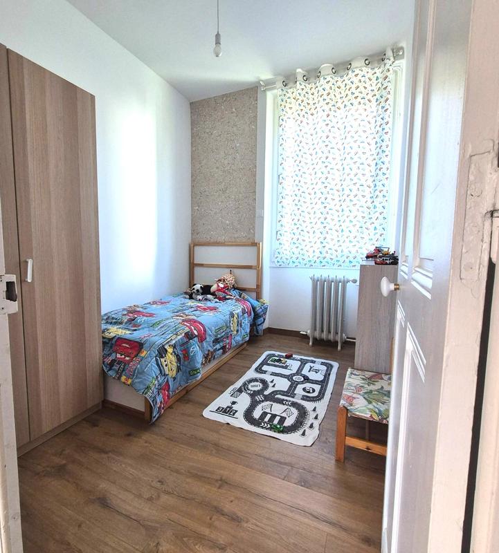 Maison - 220 m² - 9 pièces