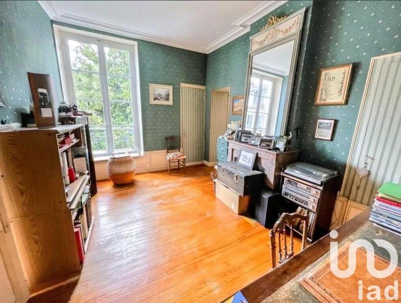 Maison - 325 m² - 10 pièces