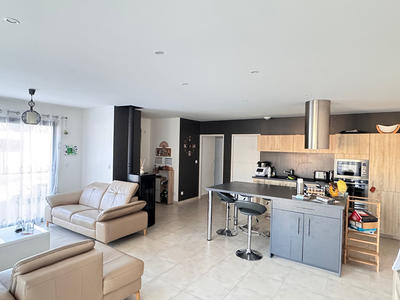 Maison - 94 m² - 4 pièces