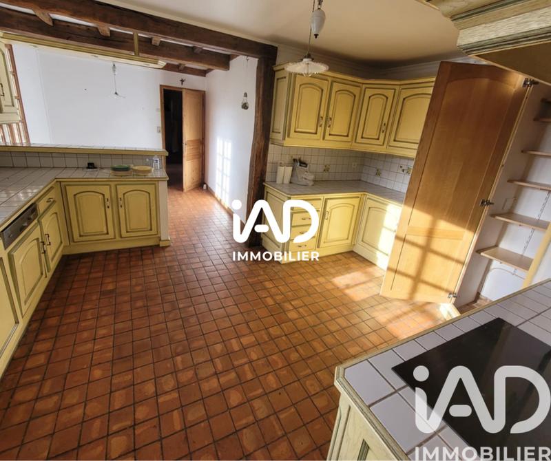 Maison - 239 m² - 10 pièces