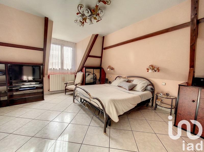 Maison - 270 m² - 6 pièces