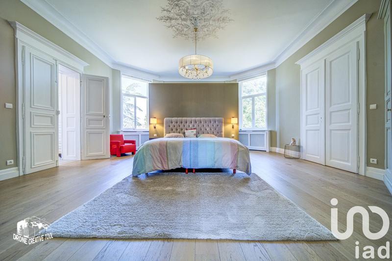 Maison - 365 m² - 10 pièces