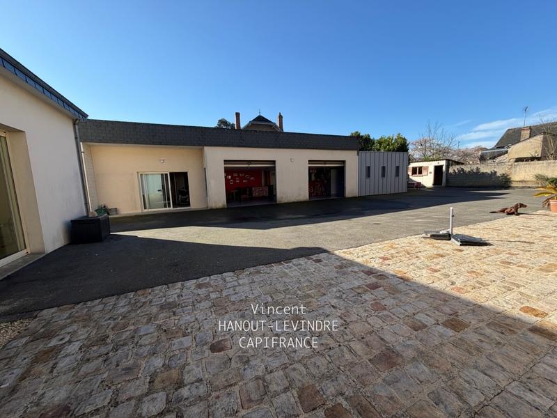 Maison - 264 m² - 10 pièces