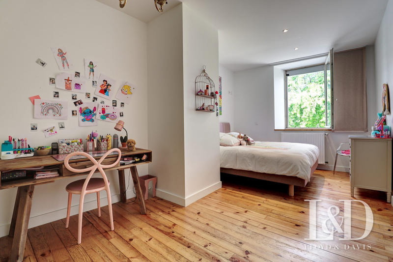 Maison - 360 m² - 10 pièces