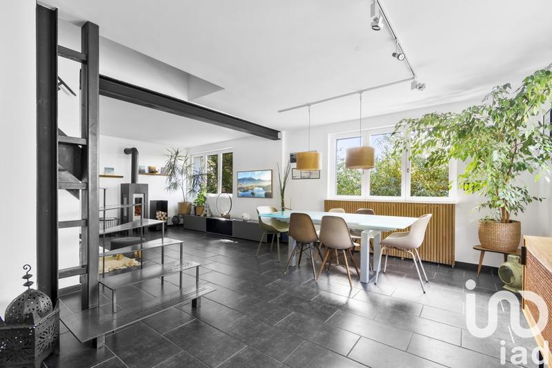 Maison - 230 m² - 7 pièces