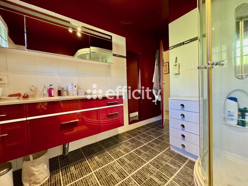 Maison - 160 m² - 8 pièces