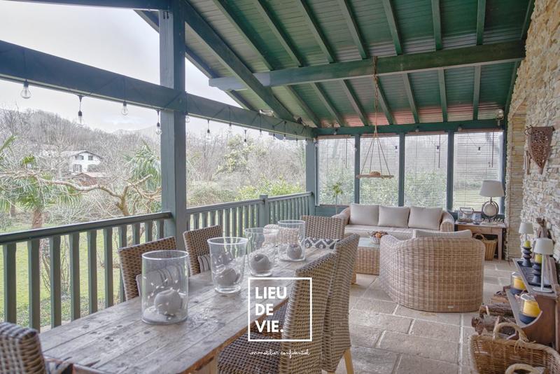 Maison ancienne - 210 m² - 8 pièces