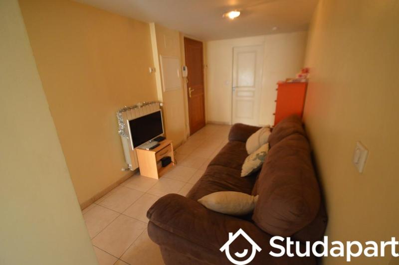 Chambre - 130 m² - 1 pièce