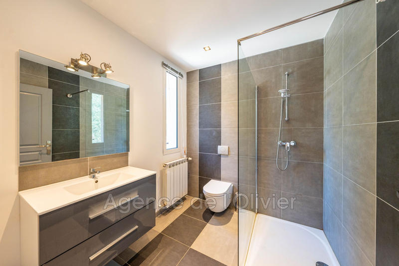 Maison - 227 m² - 7 pièces