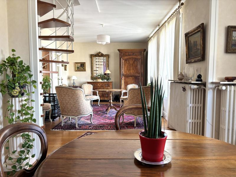 Appartement - 130 m² - 6 pièces