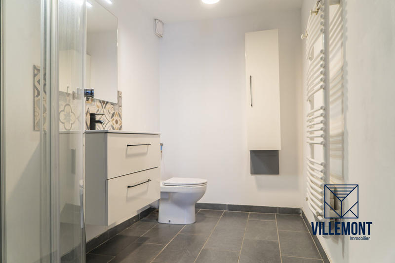 Maison - 210 m² - 9 pièces