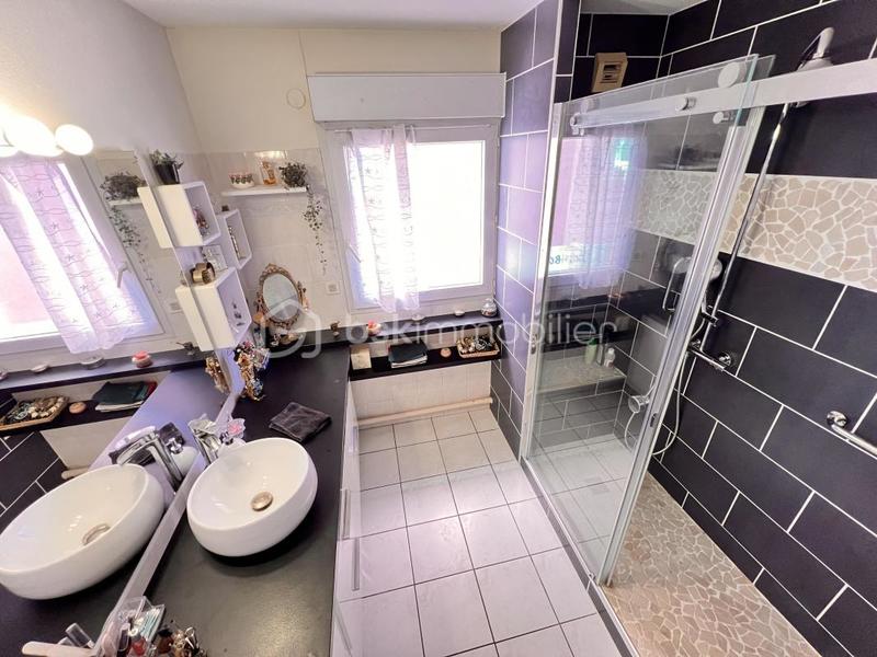 Appartement - 95 m² - 4 pièces