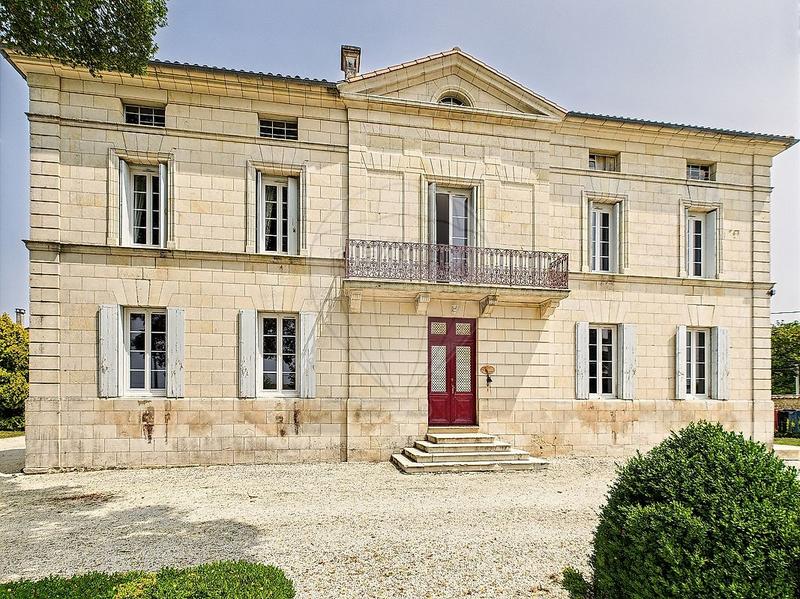 Maison de maîtres - 531 m² - 11 pièces