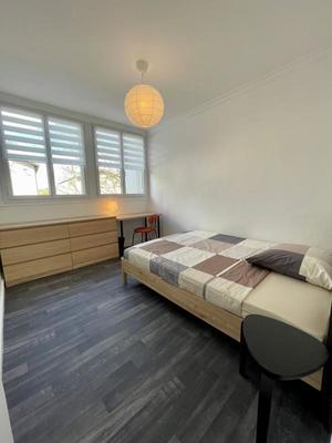 Appartement - 90 m² - 5 pièces