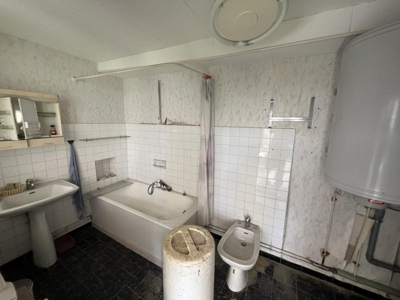 Maison - 300 m² - 7 pièces